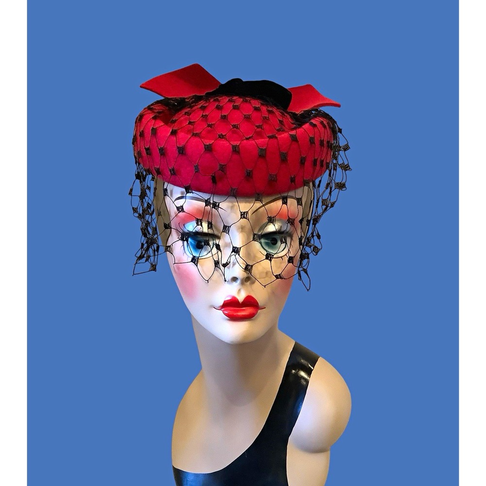 Betmar Plaza Suite Womens Vintage 1940's Red Felt Hat Black Veil Velvet Bow